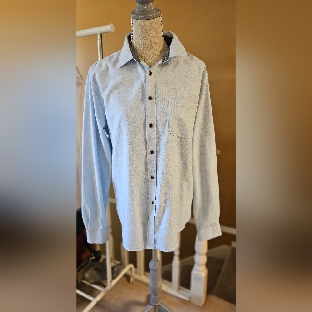 Light Blue Men's Dress Shirt with Chest Pocket